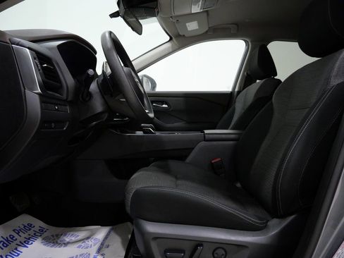 Used 2023 Nissan Rogue SV image 12