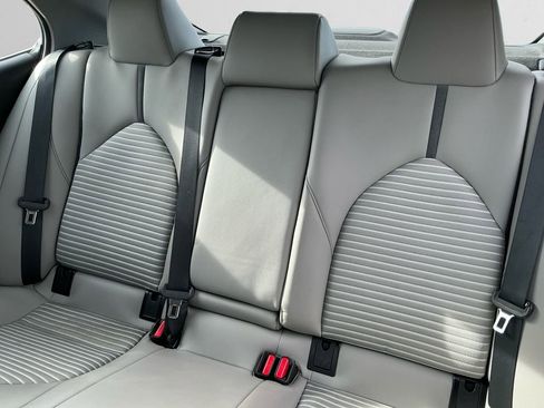 Used 2024 Toyota Camry SE image 13