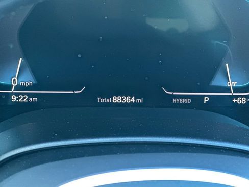 Used 2022 BMW 530e xDrive w/ Premium Package image 27