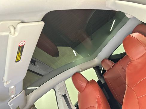 Used 2025 Tesla Model Y Long Range image 38