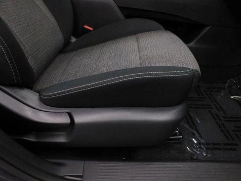 Used 2023 Nissan Rogue SV image 39