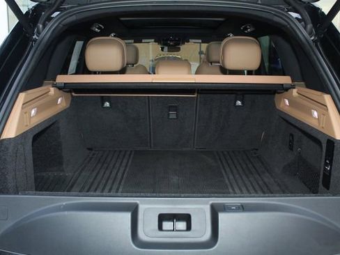 Used 2023 Land Rover Range Rover SE image 12