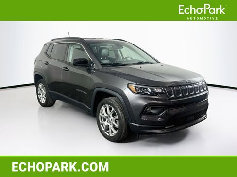 Used 2022 Jeep Compass Latitude AWD/4WD image 1