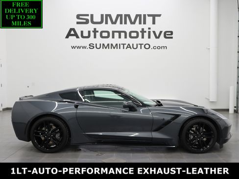 Used 2018 Chevrolet Corvette Stingray Coupe w/ Carbon Flash Badge Package RWD image 1