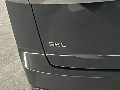 Used 2022 Volkswagen Atlas Cross Sport SEL R-Line image 37