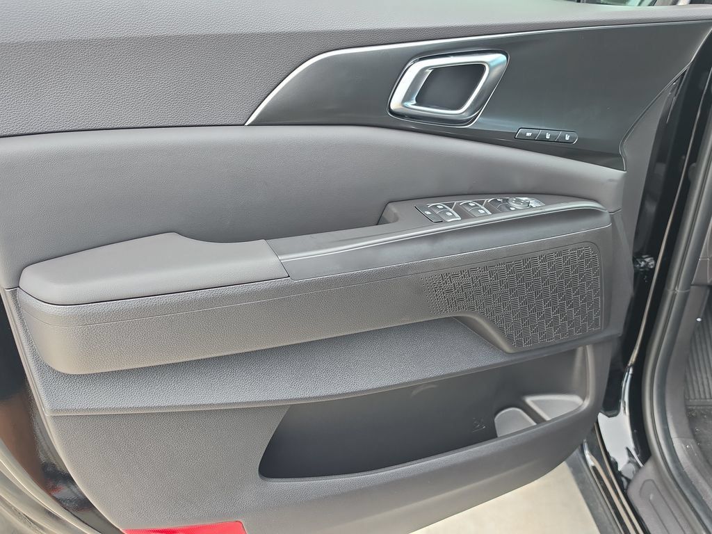 New 2027 Kia Carnival SX w/ Dark Edition Package FWD image 19