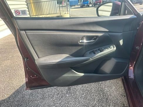Used 2025 Nissan Sentra SV FWD image 11