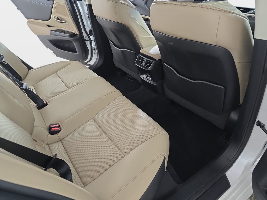 Used 2020 Lexus ES 350 w/ Premium Package FWD image 12
