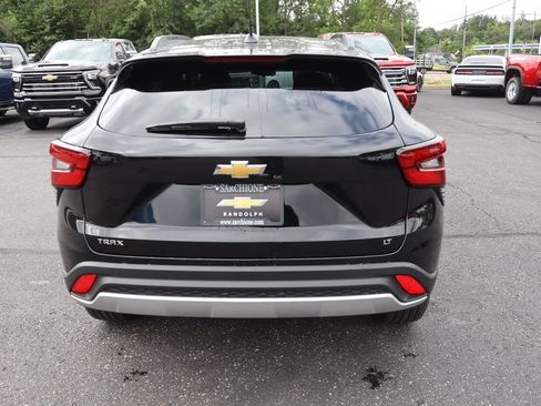 New 2026 Chevrolet Trax LT w/ LT Convenience Package FWD image 25