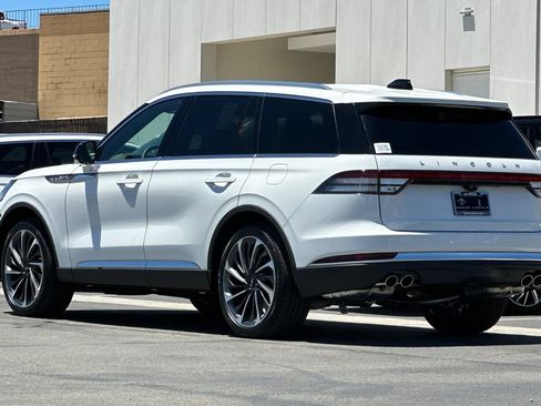 New 2026 Lincoln Aviator Reserve w/ Luxury Package RWD image 5