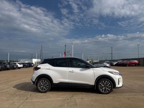 Certified 2024 Nissan Kicks SV FWD image 24
