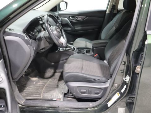 Used 2018 Nissan Rogue SV w/ Premium Package AWD/4WD image 11