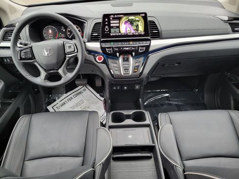 Certified 2025 Honda Odyssey Touring image 10