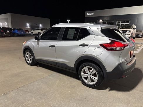 Certified 2018 Nissan Kicks S image 4
