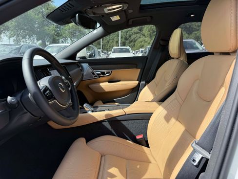 Certified 2025 Volvo V90 B6 Cross Country Ultra w/ Climate Package AWD/4WD image 8