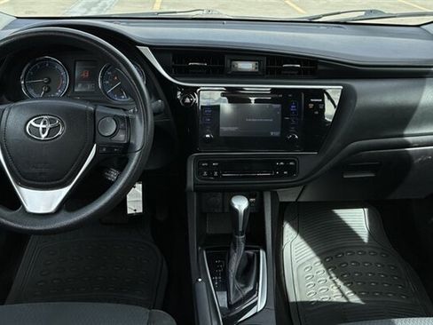 Used 2017 Toyota Corolla LE FWD image 10