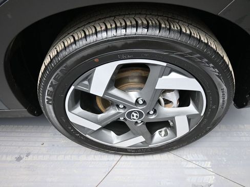 Certified 2023 Hyundai Venue Limited w/ Cargo Package image 13