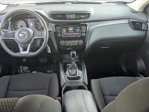 Used 2020 Nissan Rogue Sport S image 15