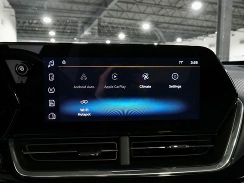 Used 2024 Chevrolet Trax ACTIV w/ Sunroof Package image 18