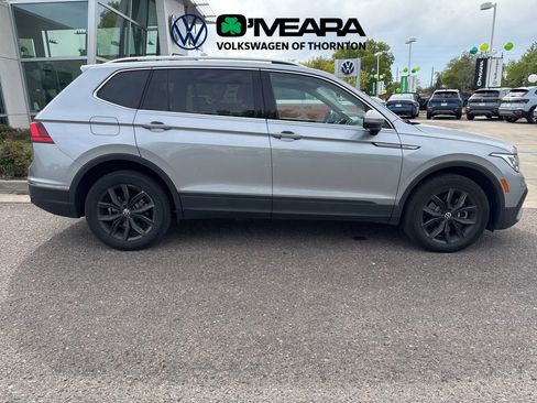 Used 2024 Volkswagen Tiguan SE w/ Panoramic Sunroof Package AWD/4WD image 4