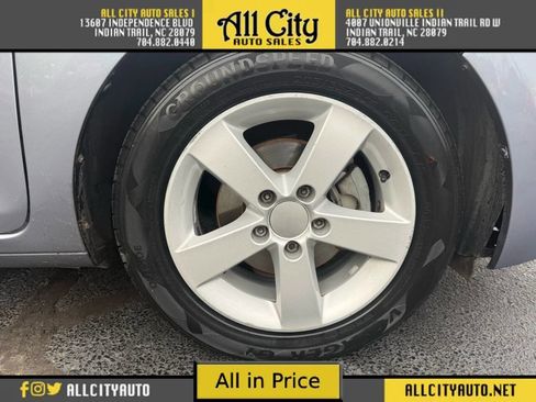 Used 2010 Scion xB Hatchback 4D image 25