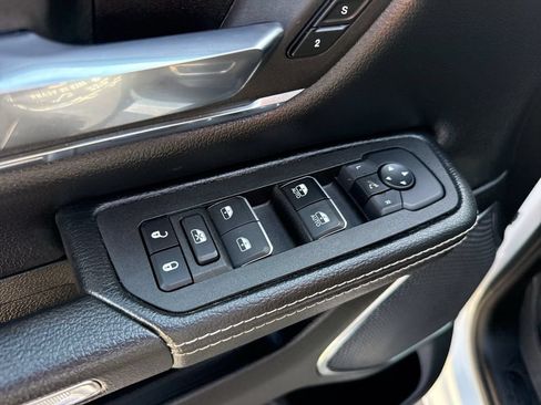 Used 2025 RAM 1500 Laramie w/ Sport Appearance Package AWD/4WD image 13