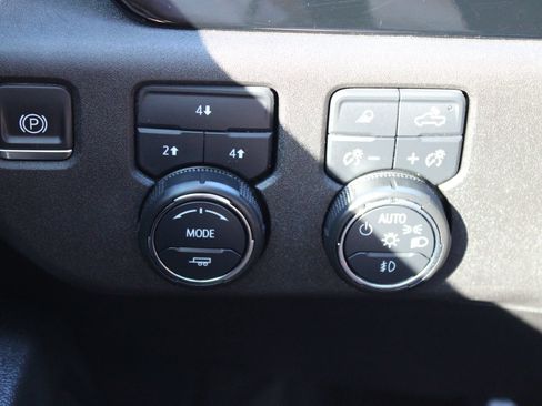 Used 2024 Chevrolet Silverado 2500 LT w/ Convenience Package AWD/4WD image 20
