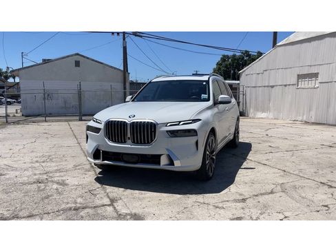 Used 2024 BMW X7 xDrive40i AWD/4WD image 6