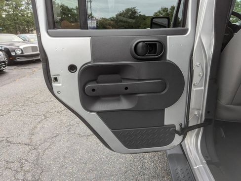 Used 2010 Jeep Wrangler Unlimited Sahara w/ Trailer Tow Group AWD/4WD image 32