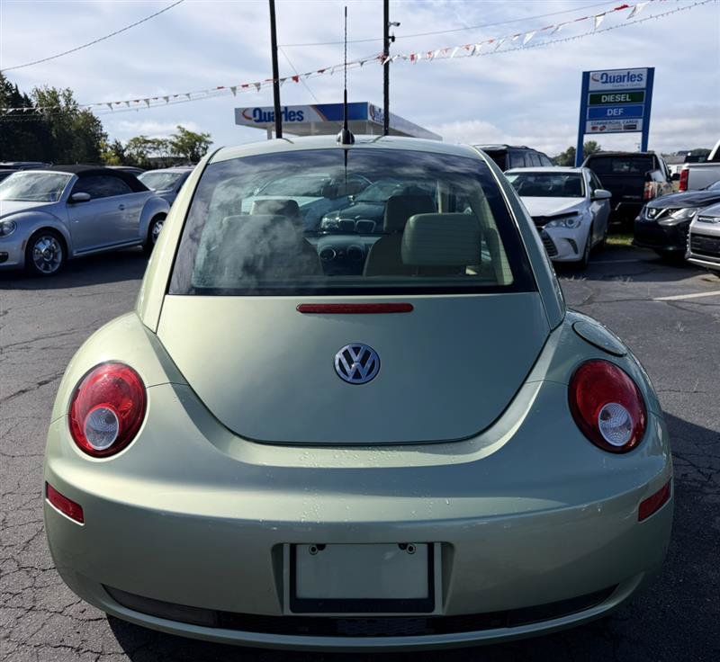 Used 2008 Volkswagen Beetle Coupe FWD image 5