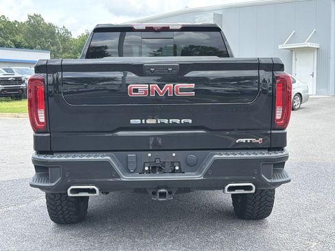 Used 2024 GMC Sierra 1500 AT4 w/ Technology Package AWD/4WD image 11