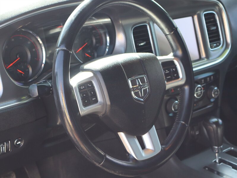 Used 2013 Dodge Charger R/T RWD image 8