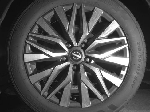 Used 2025 Nissan Altima 2.5 SV FWD image 17