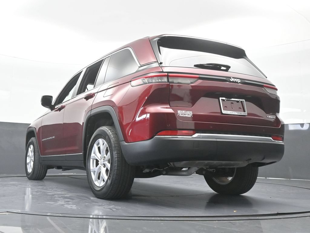 Used 2023 Jeep Grand Cherokee Limited w/ Trailer Tow Prep Group (B) RWD image 59