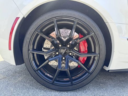 Used 2016 Chevrolet Corvette Z06 w/ 3LZ Preferred Equipment Group image 22