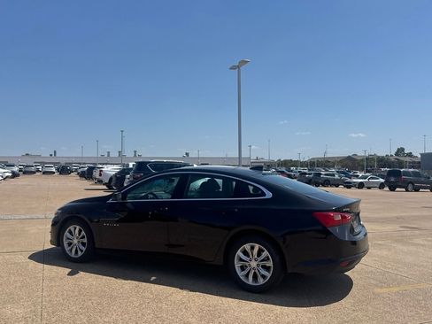 Used 2025 Chevrolet Malibu LT FWD image 14