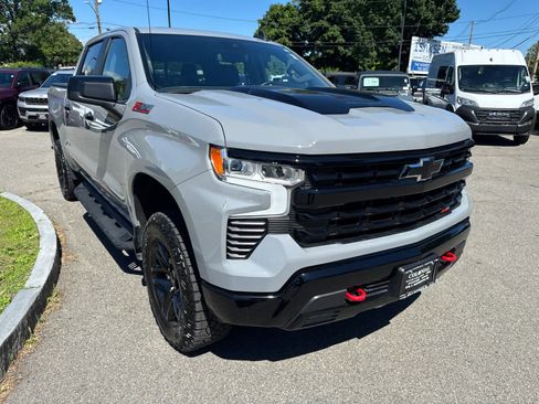 Used 2024 Chevrolet Silverado 1500 LT Trail Boss w/ Convenience Package II AWD/4WD image 8