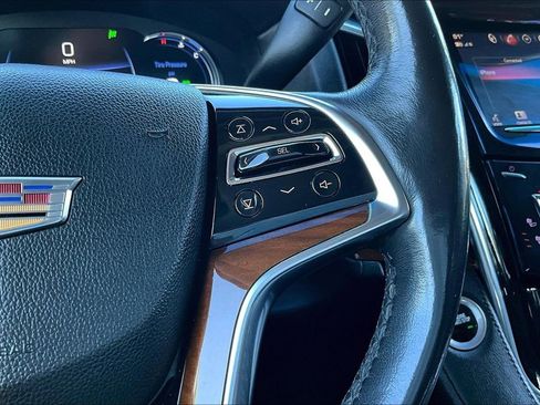 Used 2018 Cadillac Escalade Luxury image 11