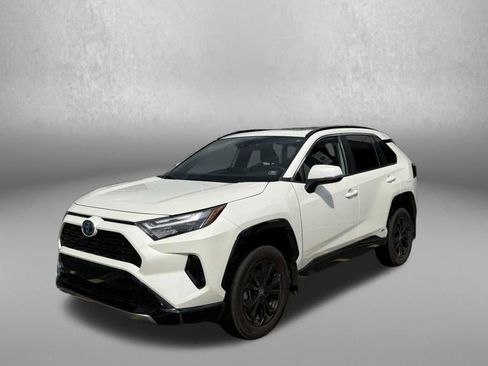 Used 2022 Toyota RAV4 SE w/ Convenience Package AWD/4WD image 1