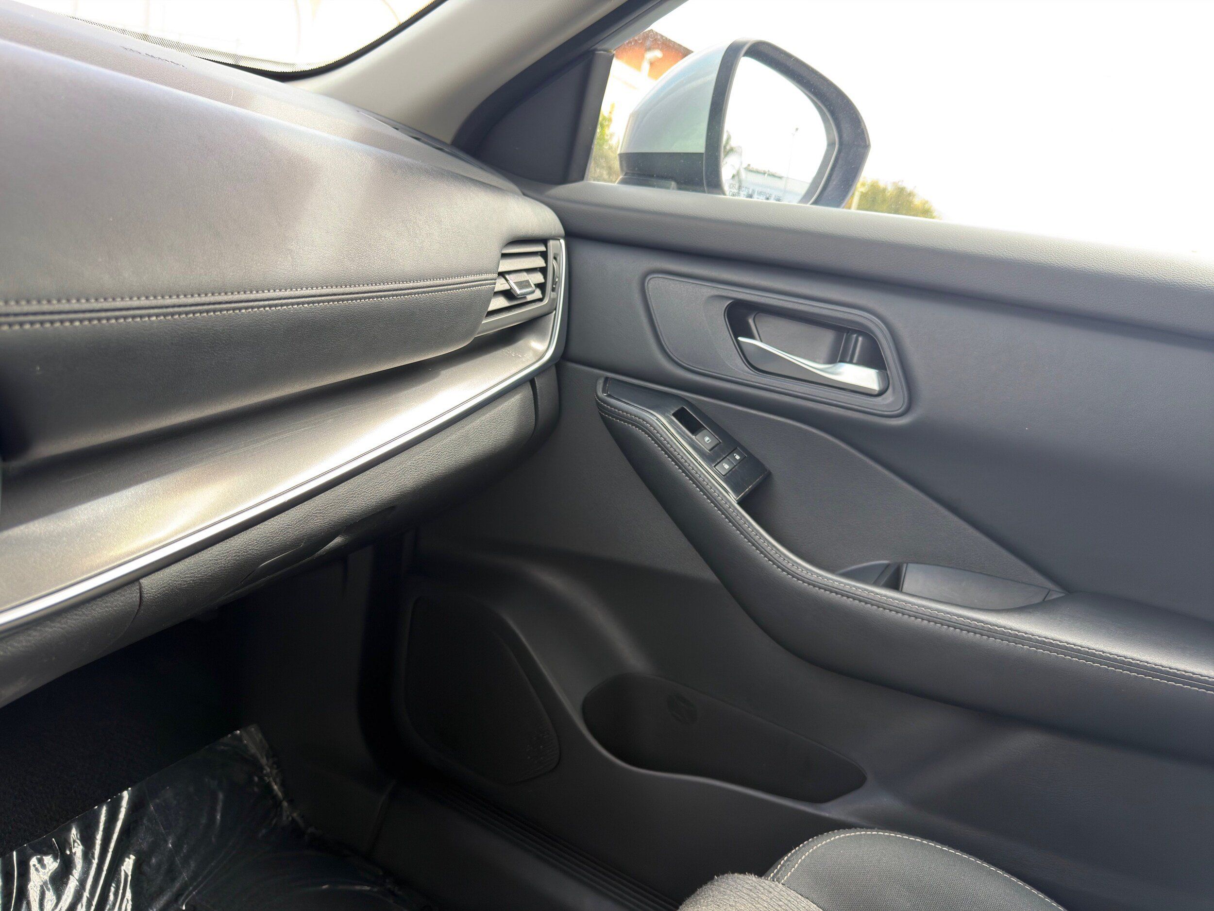 Used 2024 Nissan Rogue SV AWD/4WD image 36
