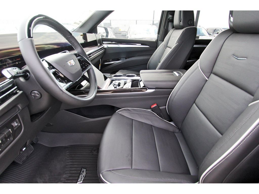 New 2027 Cadillac Escalade ESV Luxury RWD image 6