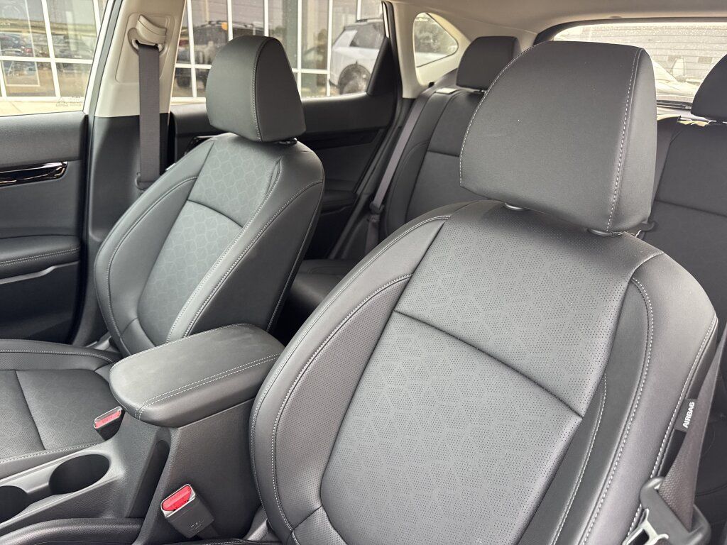 Certified 2026 Kia Seltos EX w/ EX Sunroof Package FWD image 25