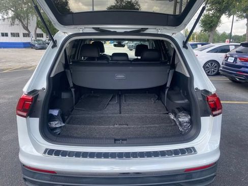 Used 2022 Volkswagen Tiguan SE FWD image 12