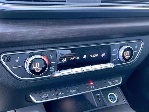 Used 2023 Audi Q5 2.0T Premium w/ Convenience Package image 31