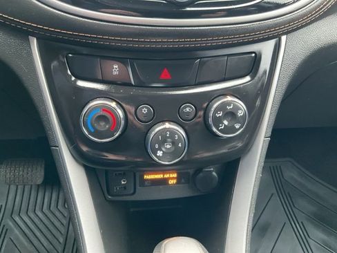 Used 2020 Chevrolet Trax LT w/ Driver Confidence Package image 15