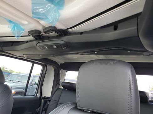 New 2026 Jeep Gladiator Rubicon AWD/4WD image 29