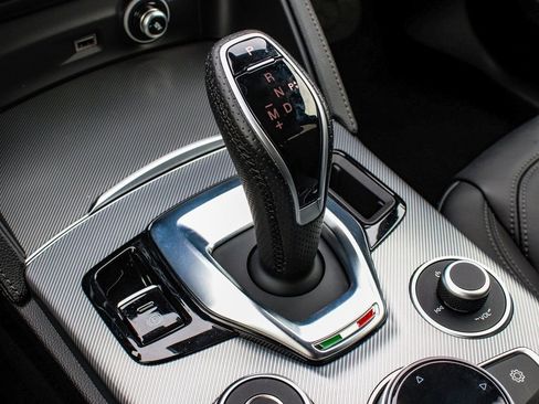 Used 2024 Alfa Romeo Stelvio Ti image 26