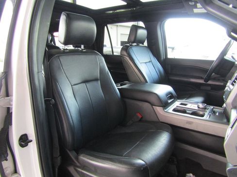 Used 2018 Ford Expedition Max XLT w/ Equipment Group 201A image 13