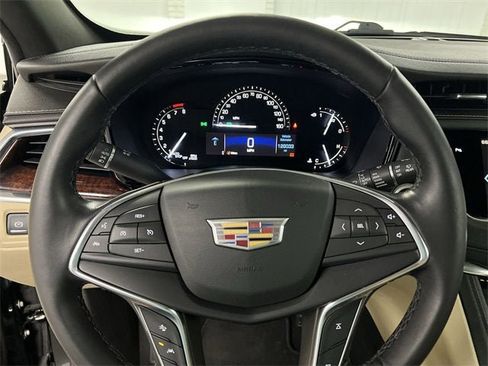 Used 2018 Cadillac XT5 Premium Luxury image 11