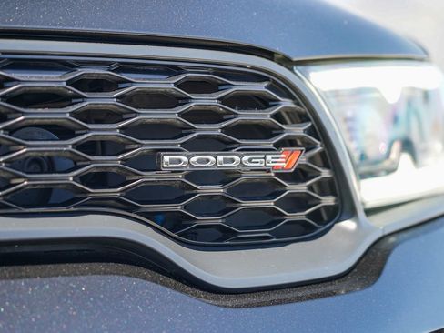 Used 2023 Dodge Durango GT image 3